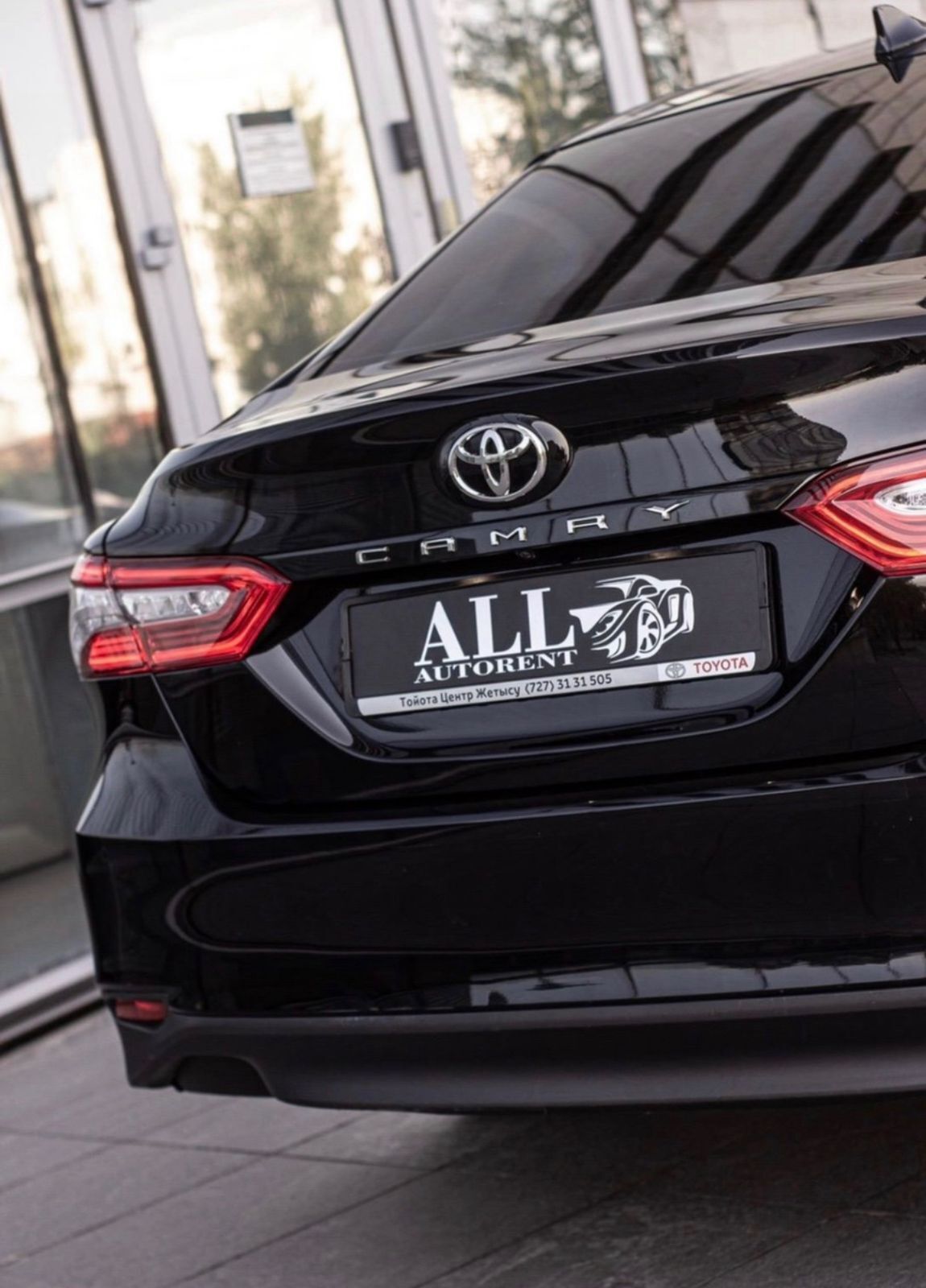Toyota Camry 2019 — фото 3