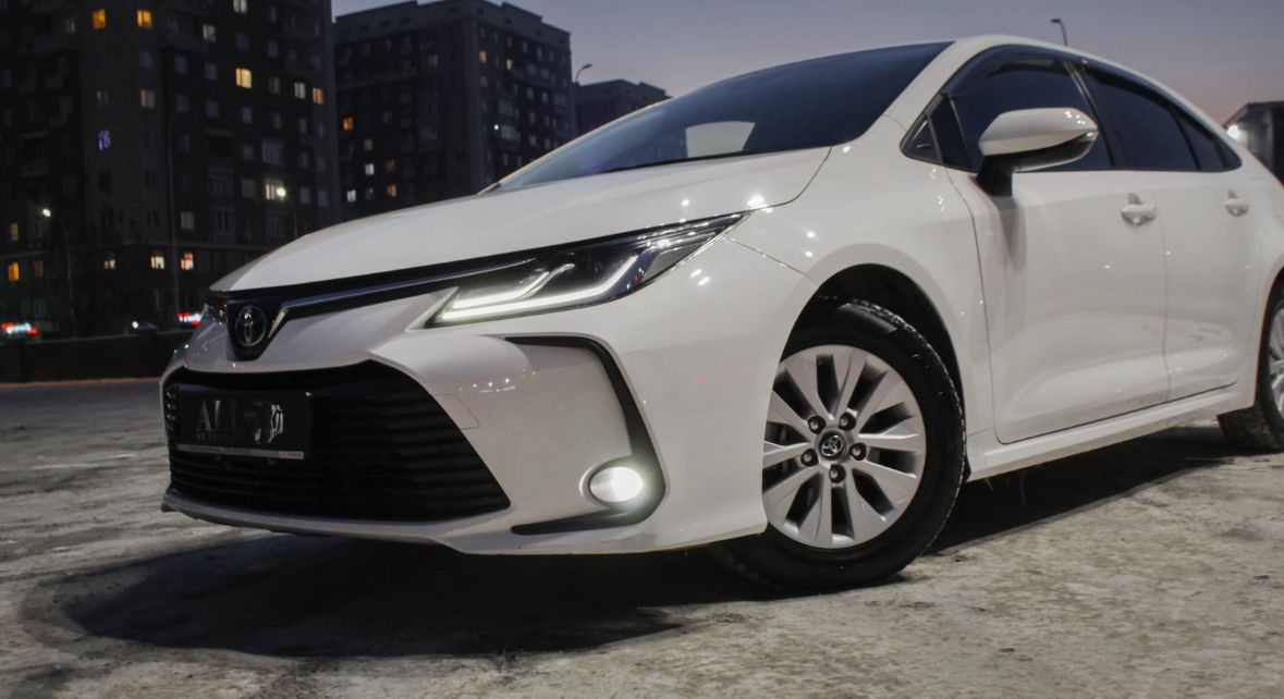 Toyota Corolla 2023 — фото 3