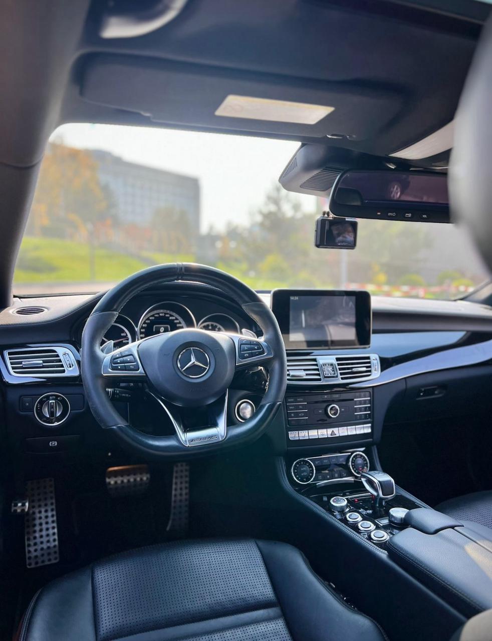 Mercedes-Benz CLS63 2015 — фото 4