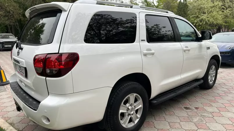 Toyota Sequoia 2018 — фото 3