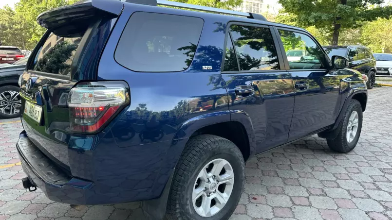 Toyota 4Runner 2019 — фото 4