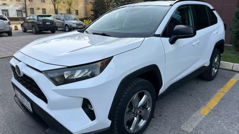 Toyota RAV4 2019 — аренда от 6960 сом/сутки