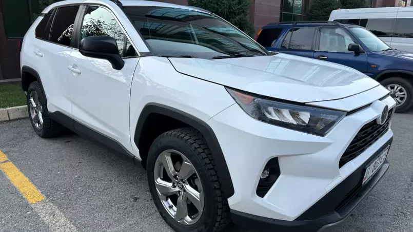 Toyota RAV4 2019 — фото 2