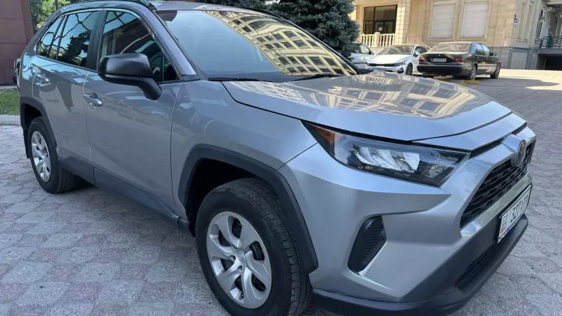 Toyota RAV4 2019 — фото 2