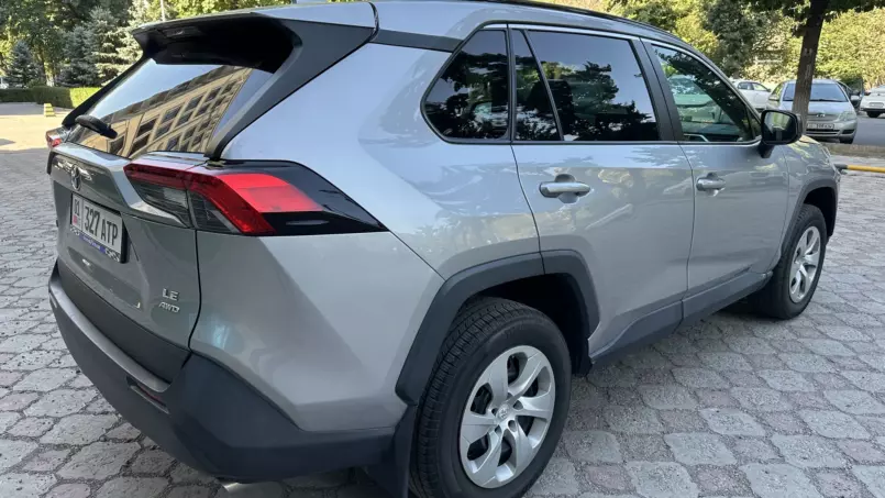 Toyota RAV4 2019 — фото 4