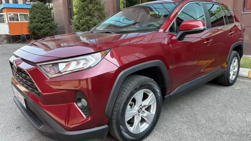 Toyota RAV4 2019 — аренда от 6960 сом/сутки