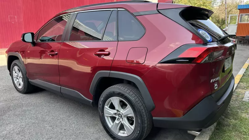 Toyota RAV4 2019 — фото 3