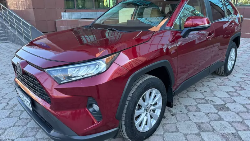 Toyota RAV4 2019 — аренда от 6960 сом/сутки