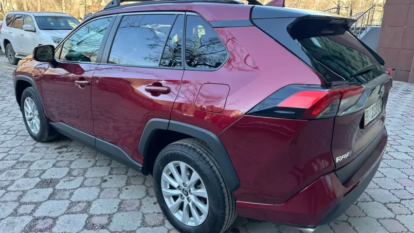 Toyota RAV4 2019 — фото 3