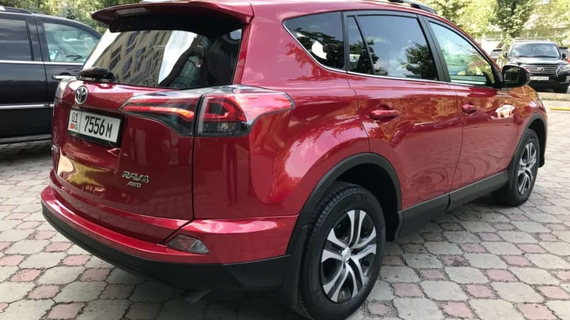 Toyota RAV4 2017 — фото 4