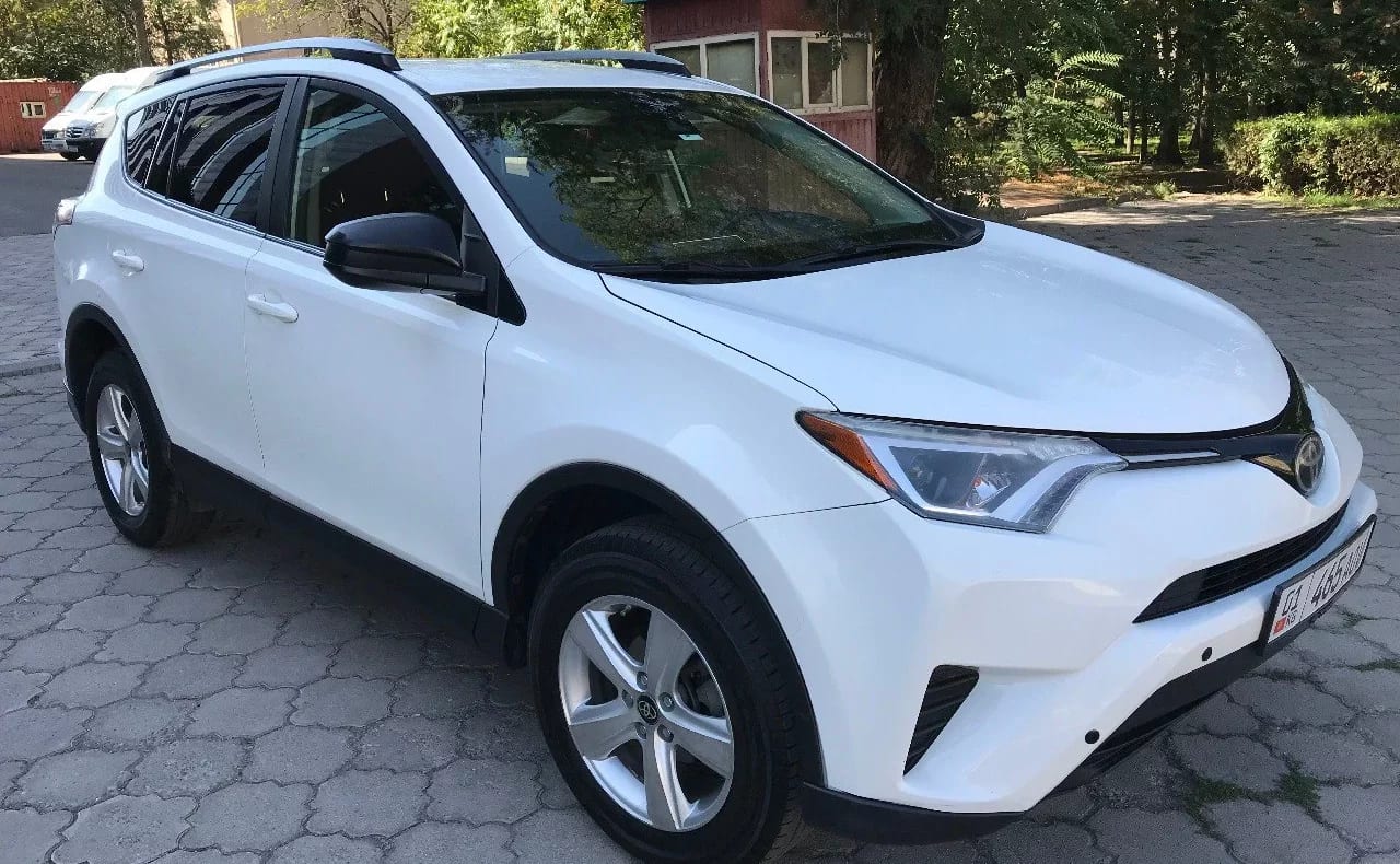Toyota RAV4 2017 — фото 2
