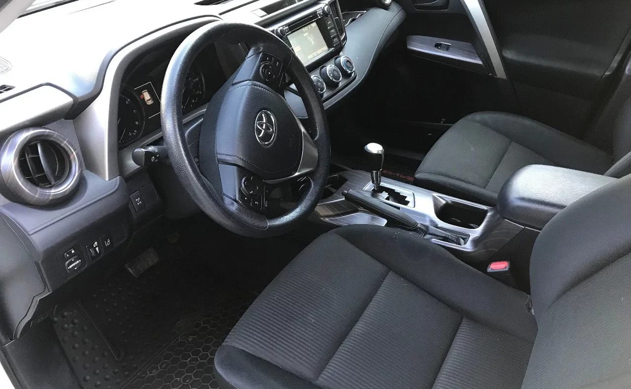 Toyota RAV4 2017 — фото 3