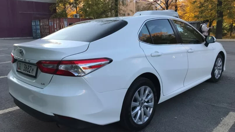 Toyota Camry 2017 — фото 3